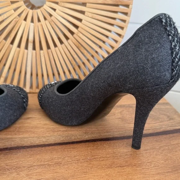 Authenticated Chanel Tweed Heels - Picture 6 of 17